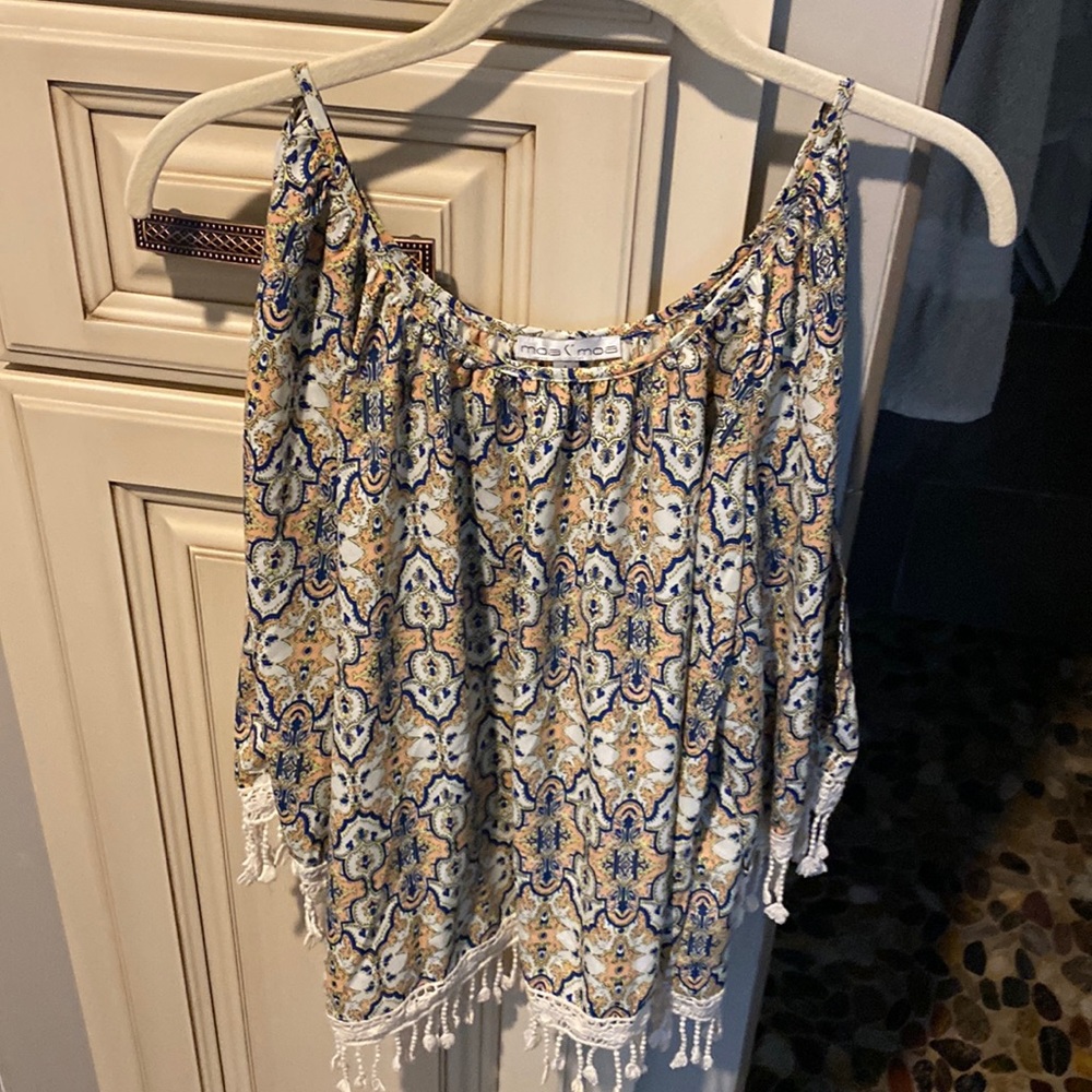 Woman’s Buckle shirt